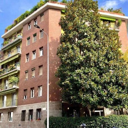 Elegante Appartamento In Zona Tortona-Solari Milan Exterior photo