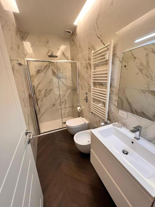 Elegante Appartamento In Zona Tortona-Solari Milan Exterior photo