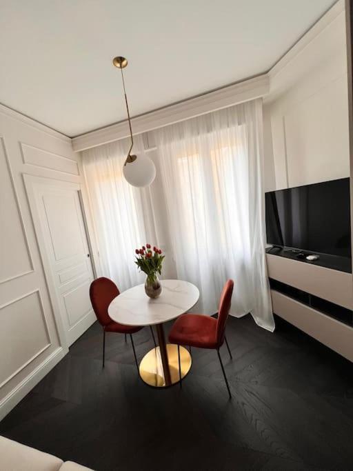 Elegante Appartamento In Zona Tortona-Solari Milan Exterior photo
